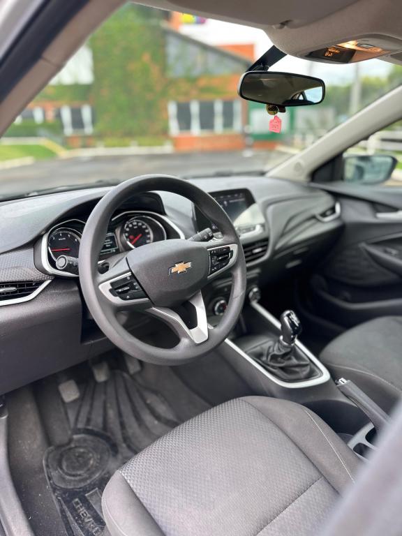 CHEVROLET Onix Hatch - Foto