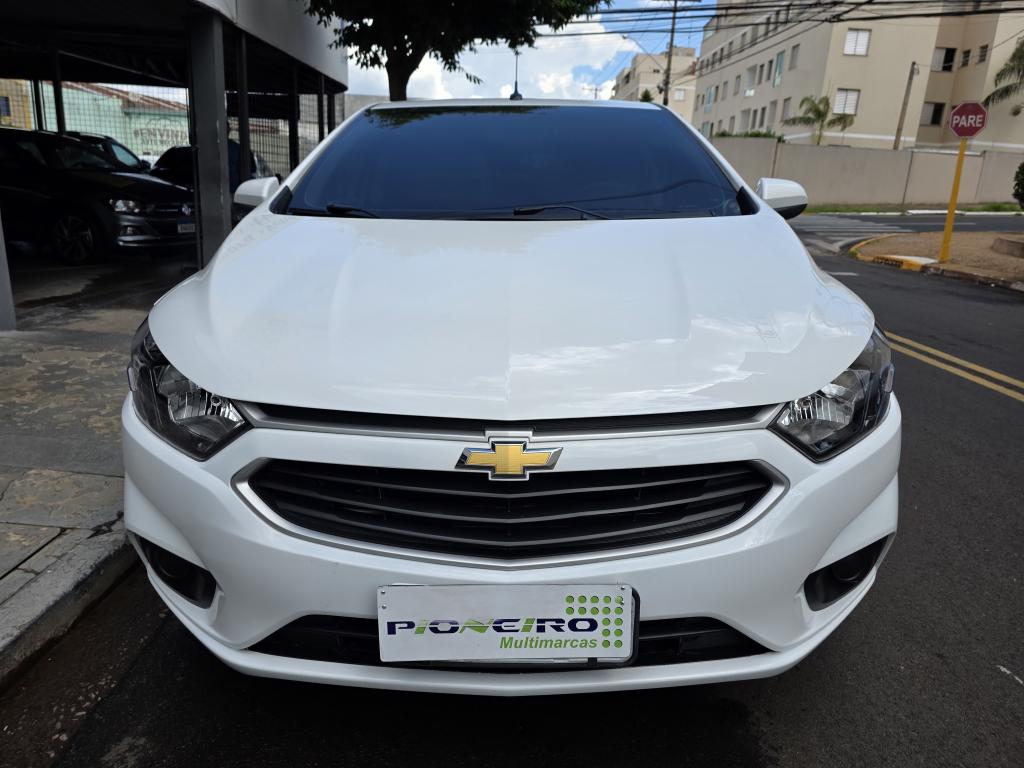 CHEVROLET Onix Hatch - Foto