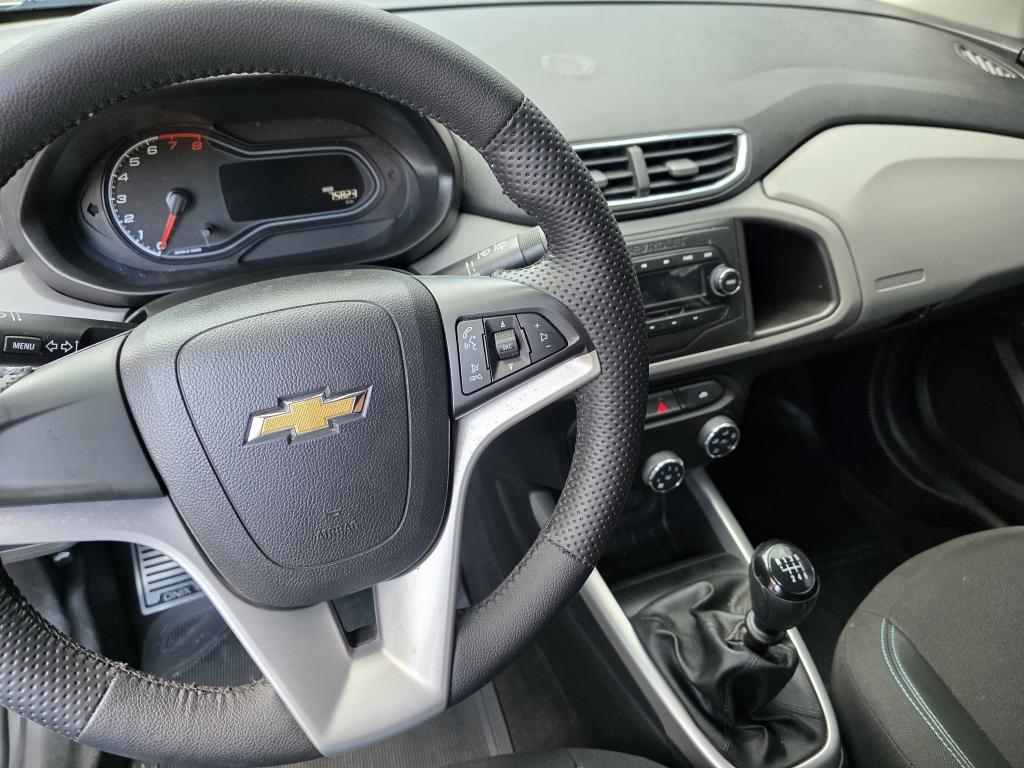 CHEVROLET Onix Hatch - Foto