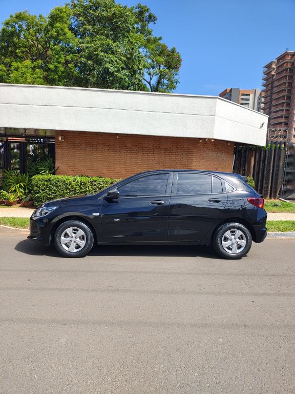 CHEVROLET Onix Hatch - Foto