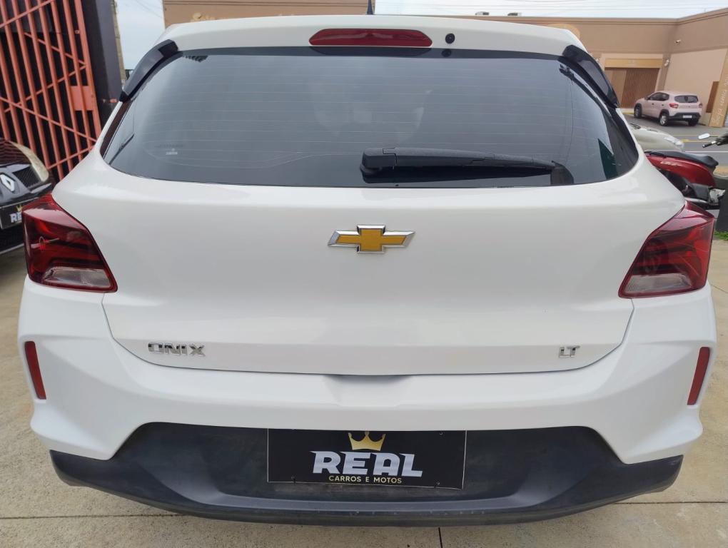 CHEVROLET Onix Hatch - Foto