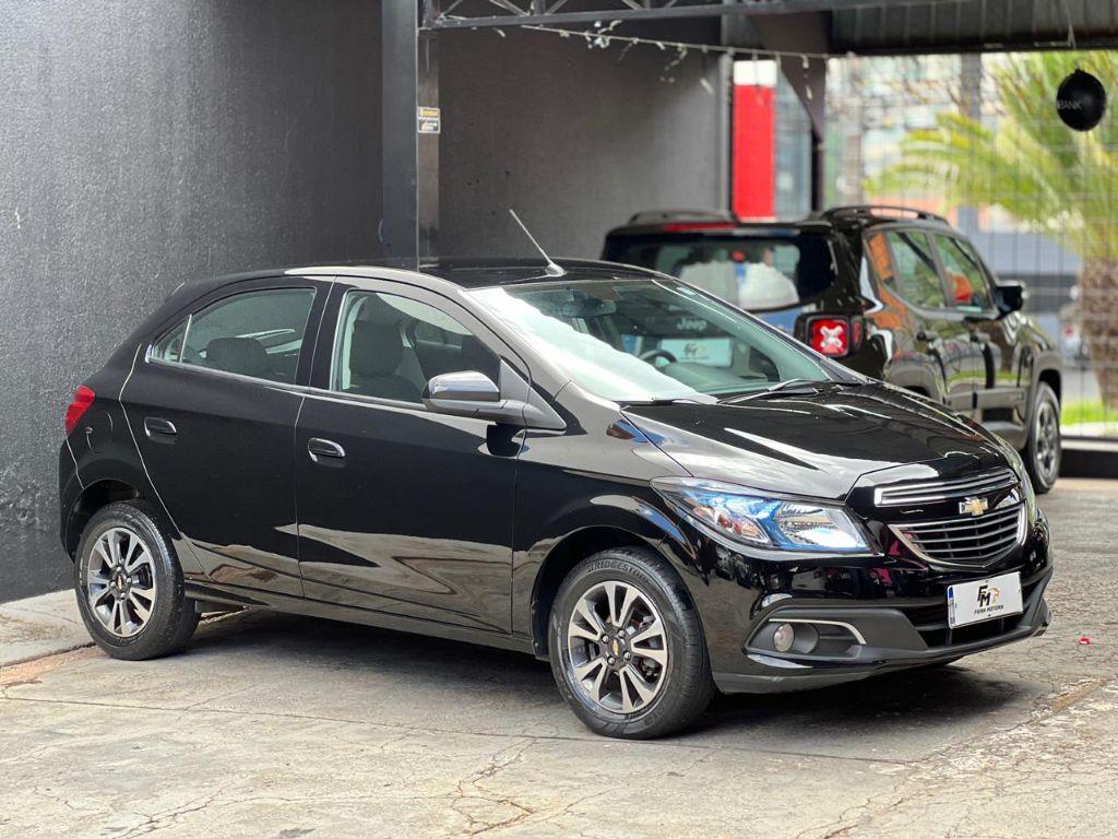 CHEVROLET Onix Hatch - Foto