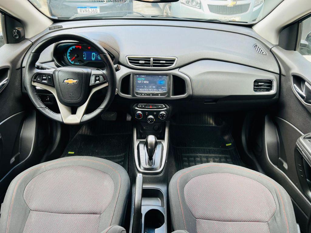 CHEVROLET Onix Hatch - Foto