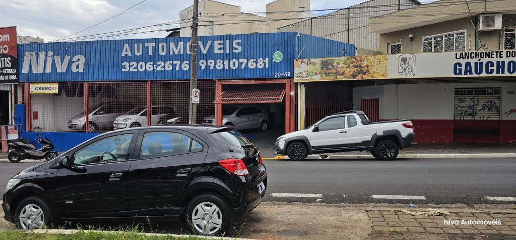 CHEVROLET Onix Hatch - Foto