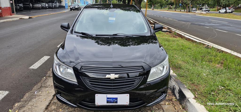 CHEVROLET Onix Hatch - Foto