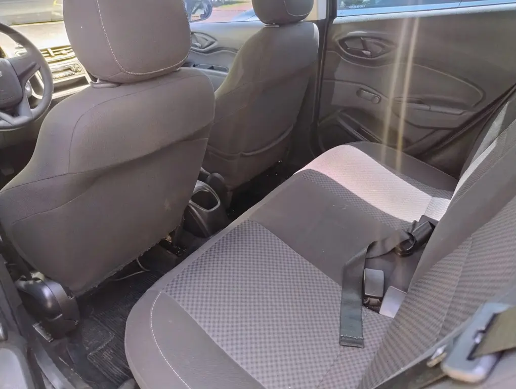 CHEVROLET Onix Hatch - Foto