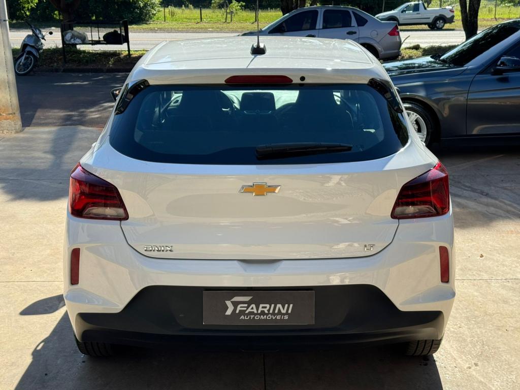 CHEVROLET Onix Hatch - Foto