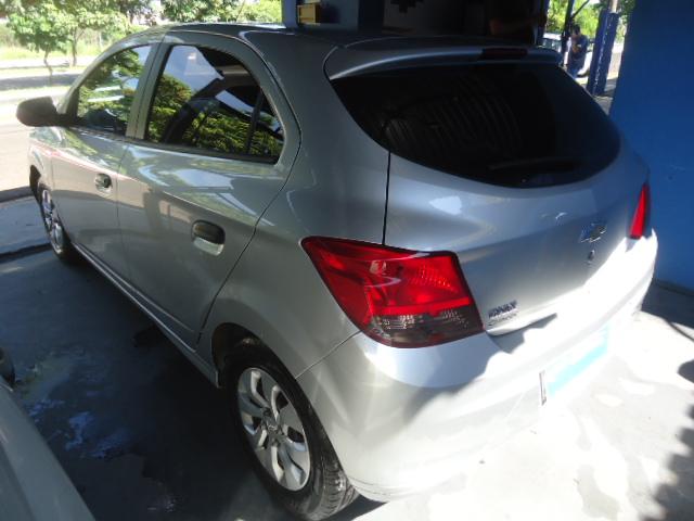 CHEVROLET Onix Hatch - Foto