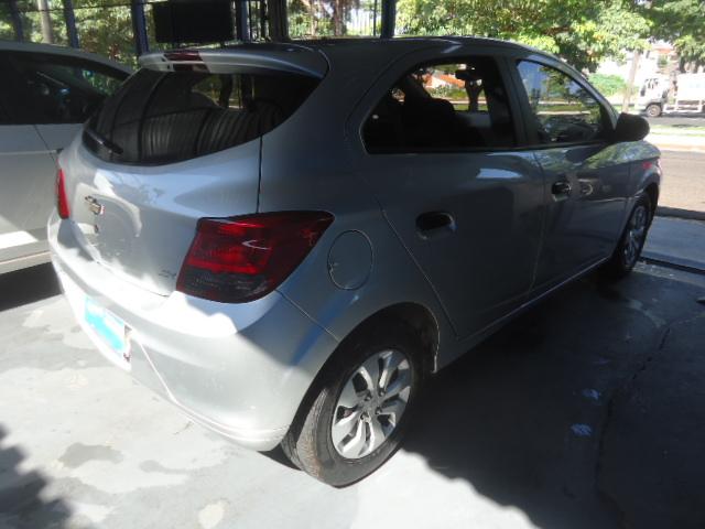 CHEVROLET Onix Hatch - Foto