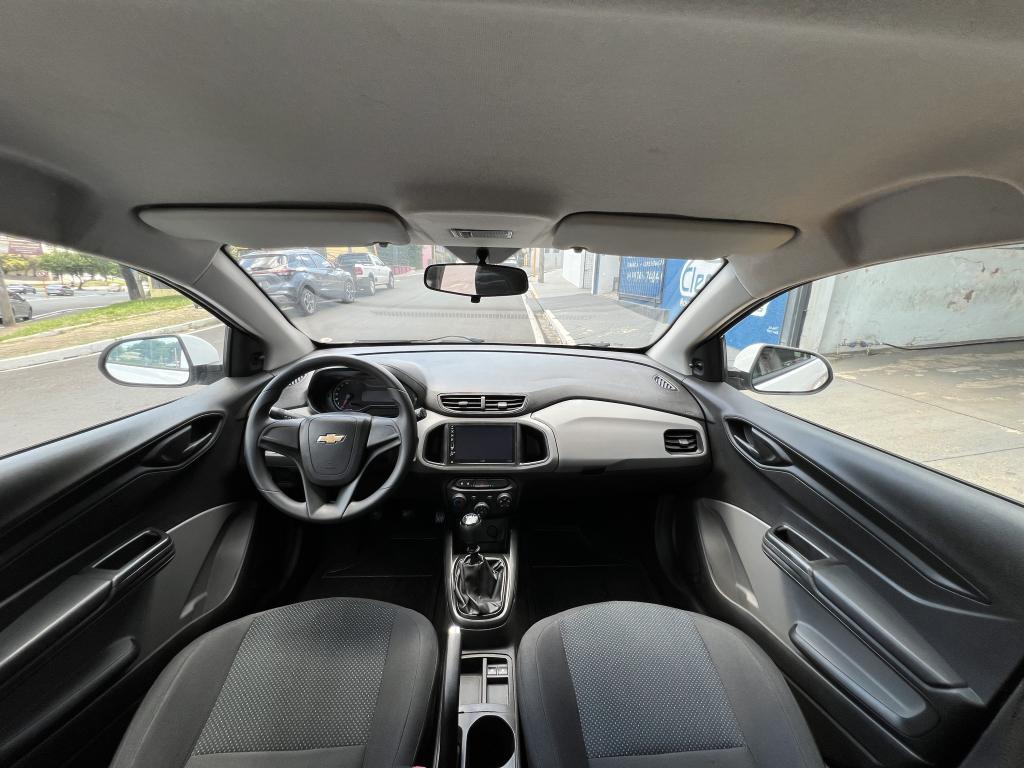 CHEVROLET Onix Hatch - Foto