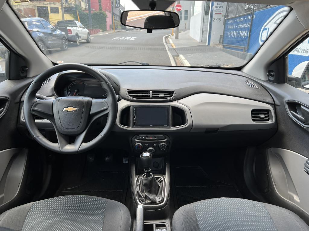 CHEVROLET Onix Hatch - Foto