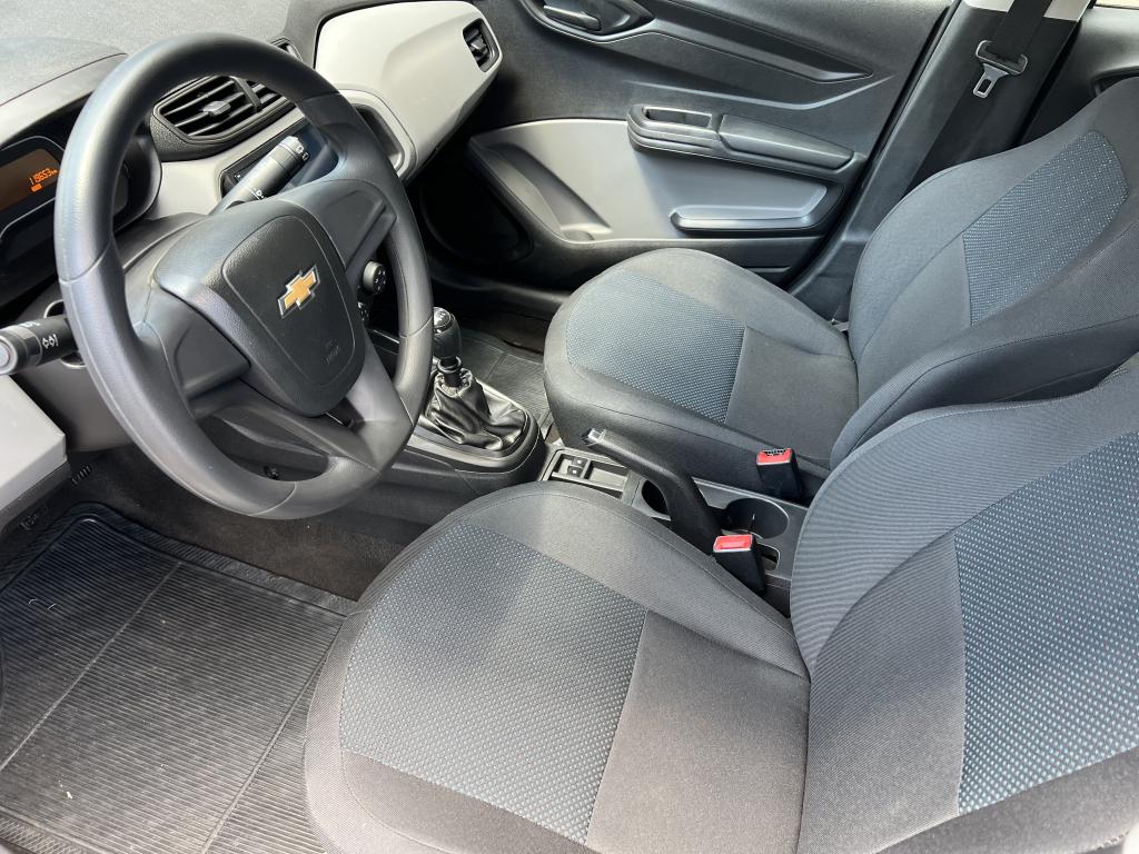 CHEVROLET Onix Hatch - Foto