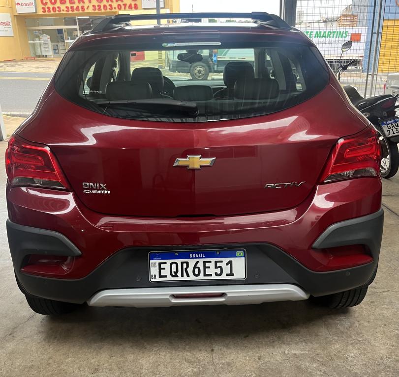 CHEVROLET Onix Hatch - Foto