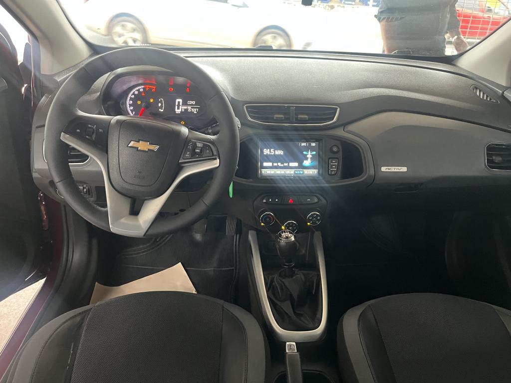 CHEVROLET Onix Hatch - Foto