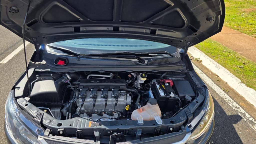 CHEVROLET Onix Hatch - Foto