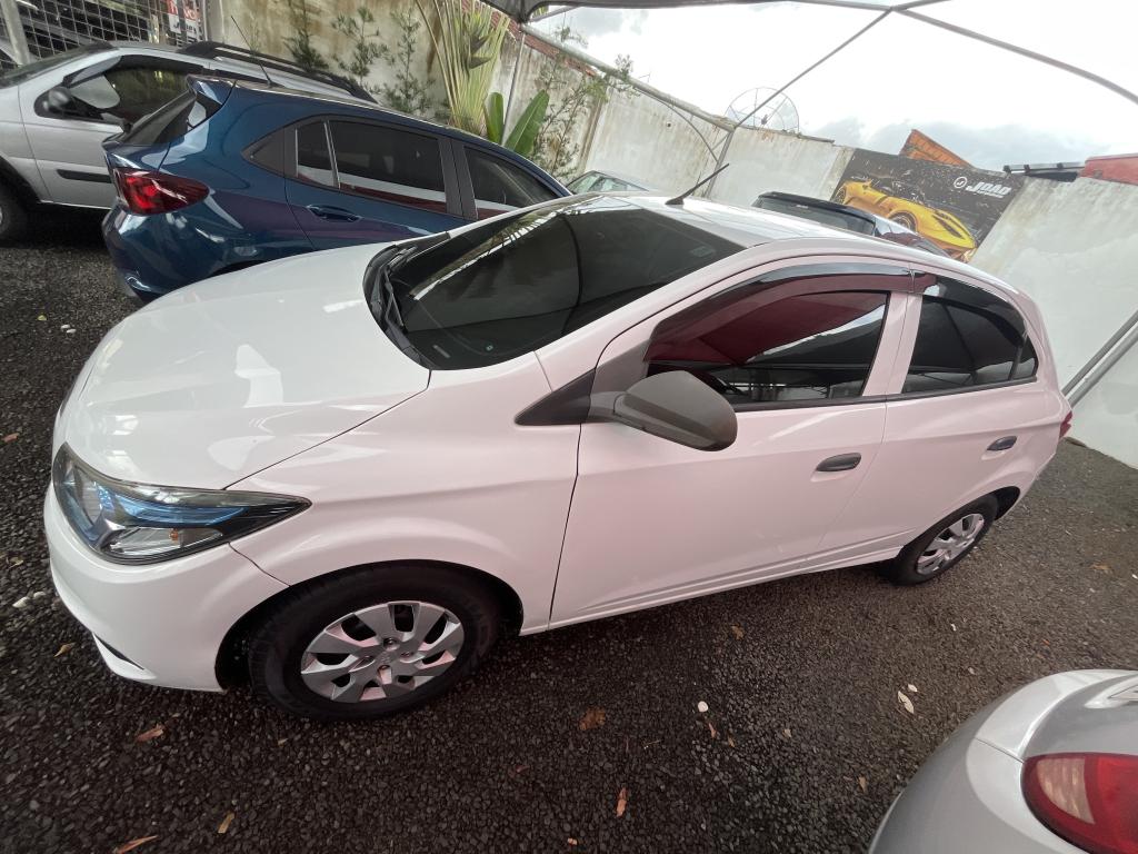 CHEVROLET Onix Hatch - Foto