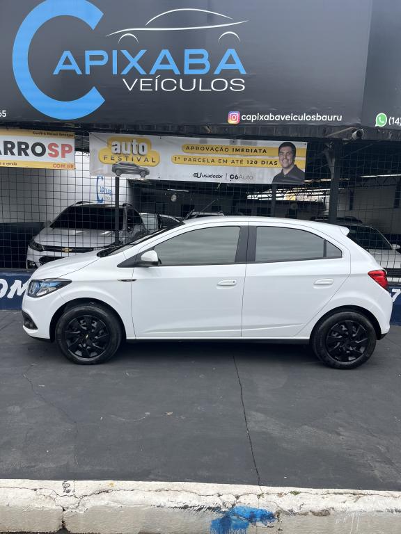 CHEVROLET Onix Hatch - Foto