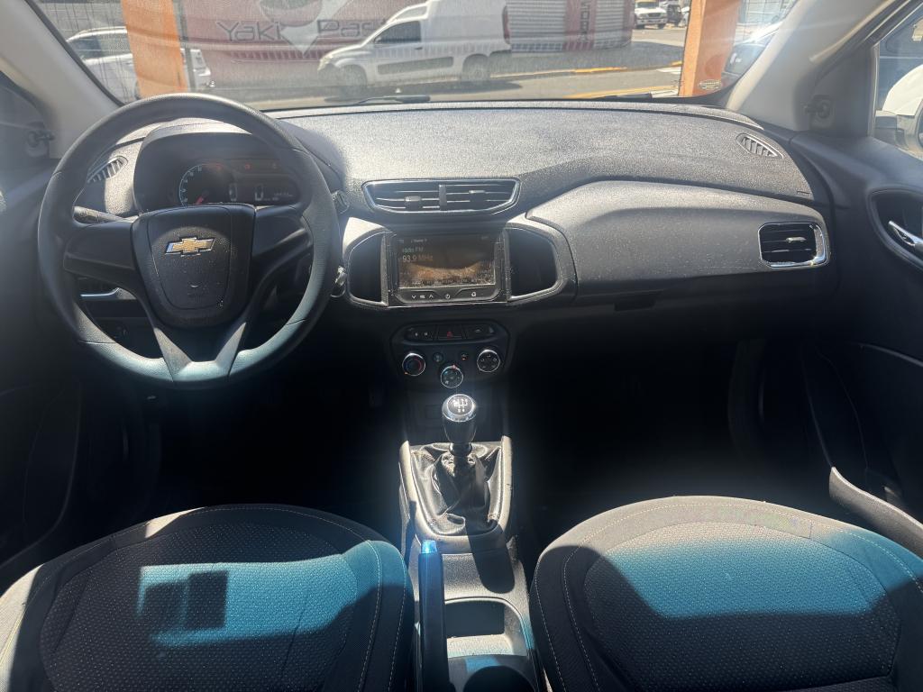 CHEVROLET Onix Hatch - Foto