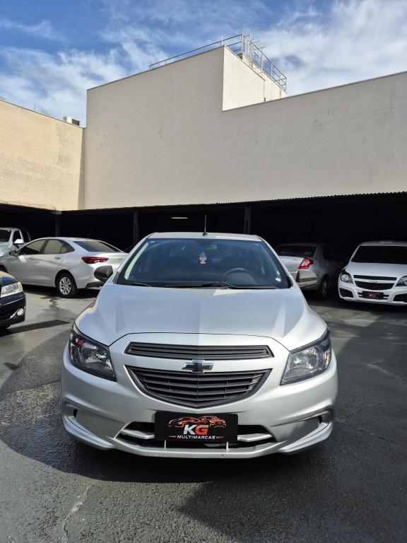 CHEVROLET Onix Hatch - Foto