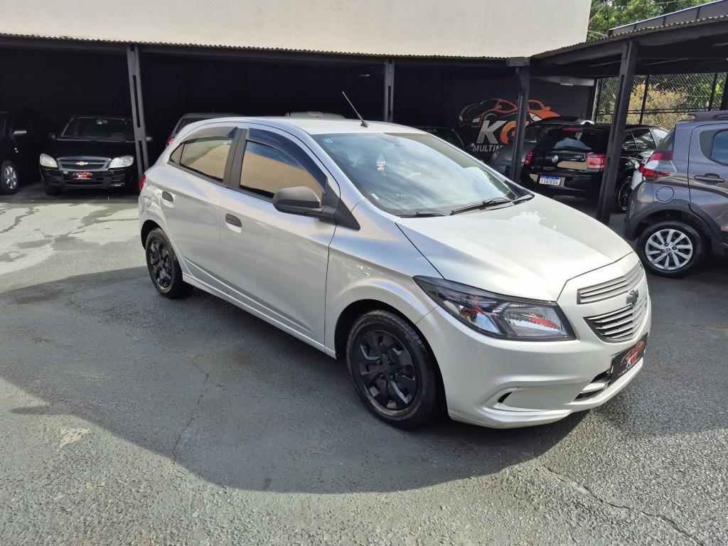 CHEVROLET Onix Hatch - Foto