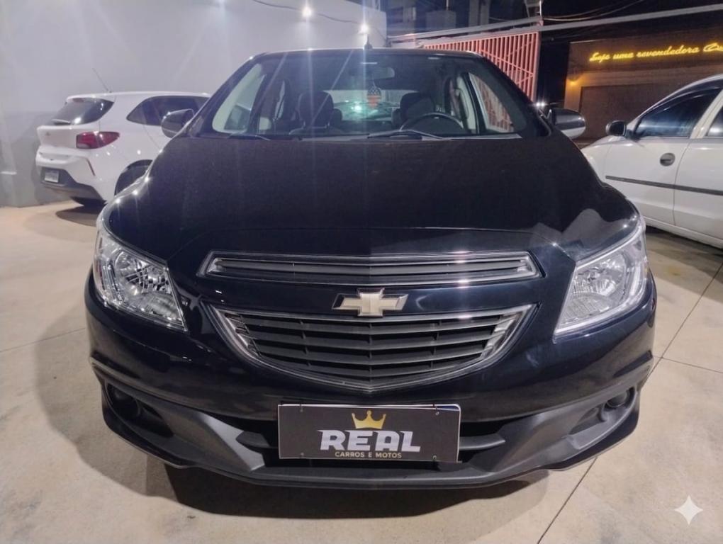 CHEVROLET Onix Hatch - Foto