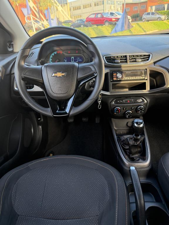 CHEVROLET Onix Hatch - Foto