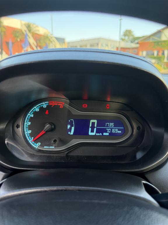 CHEVROLET Onix Hatch - Foto