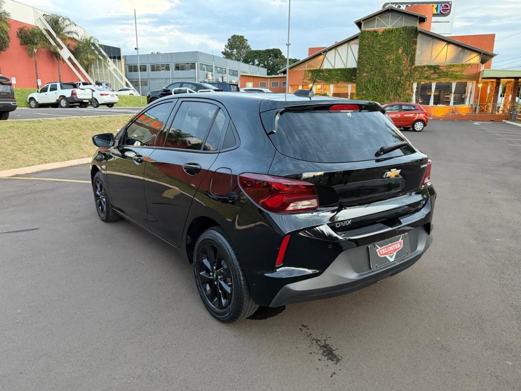 CHEVROLET Onix Hatch - Foto