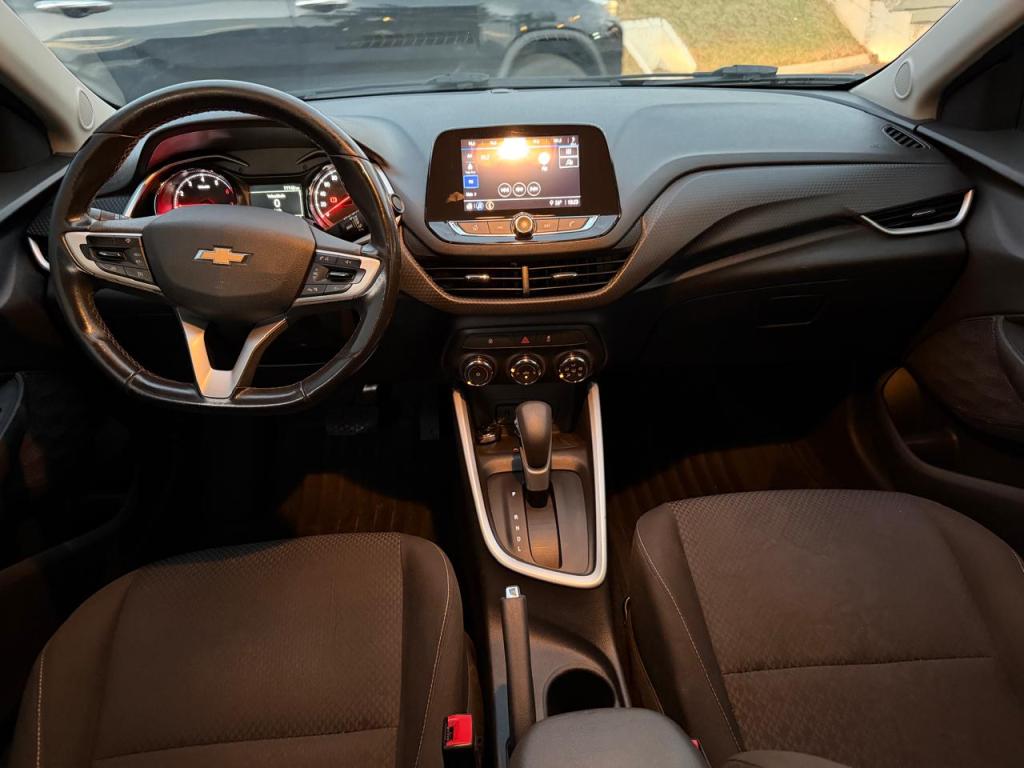 CHEVROLET Onix Hatch - Foto