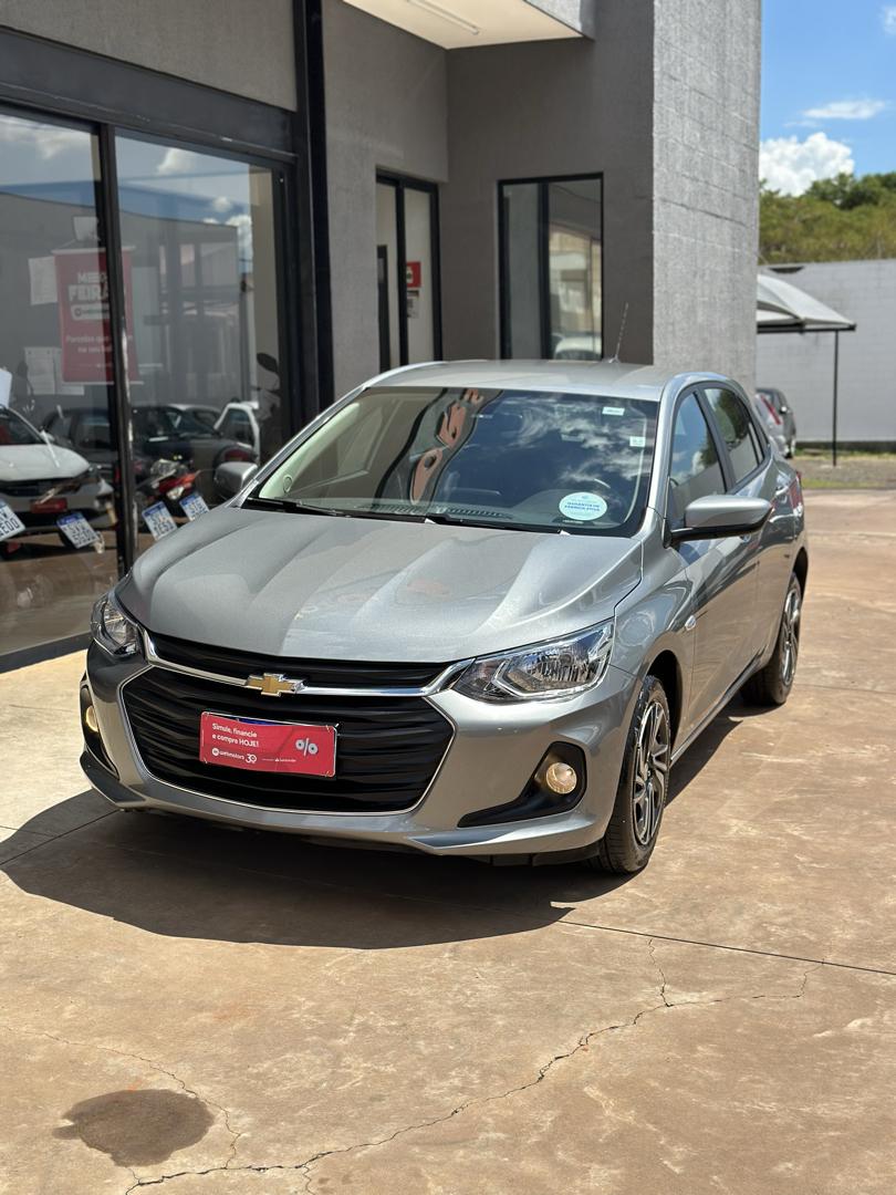 CHEVROLET Onix Hatch - Foto