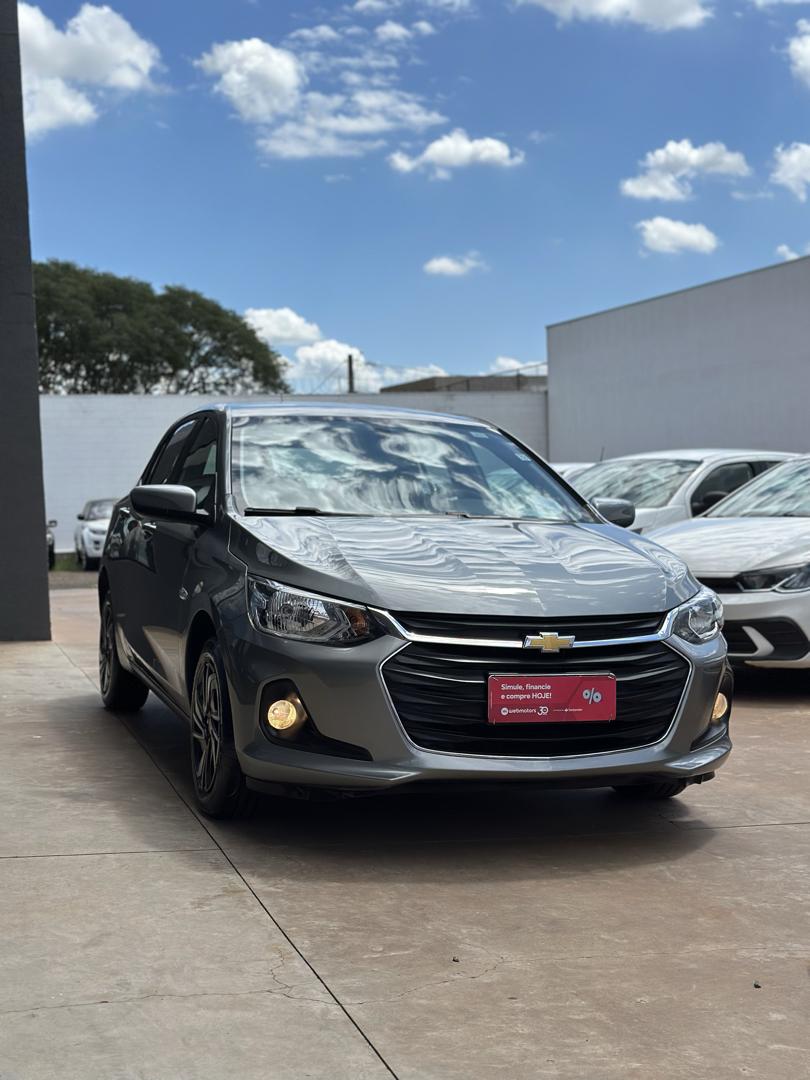 CHEVROLET Onix Hatch - Foto