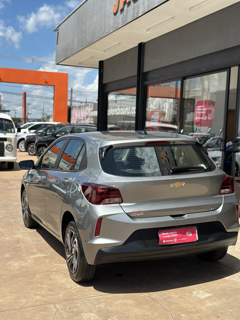 CHEVROLET Onix Hatch - Foto