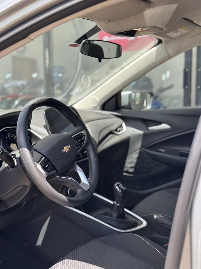 CHEVROLET Onix Hatch - Foto