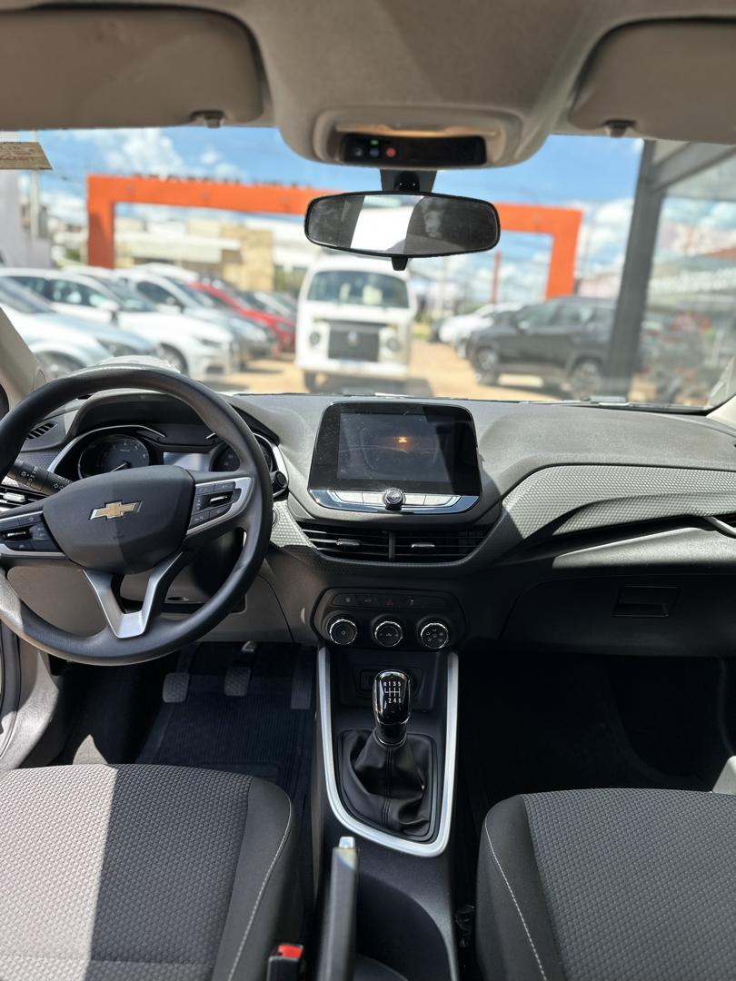 CHEVROLET Onix Hatch - Foto