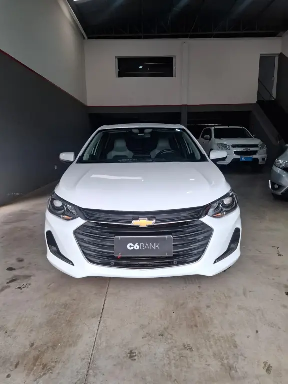 CHEVROLET Onix Hatch - Foto