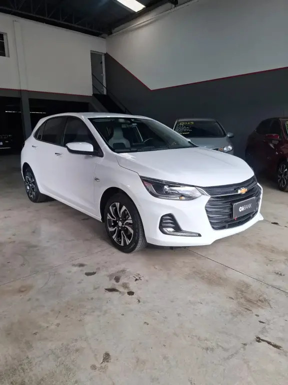 CHEVROLET Onix Hatch - Foto