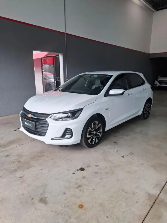CHEVROLET Onix Hatch - Foto