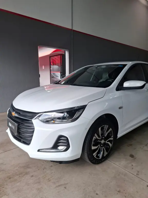 CHEVROLET Onix Hatch - Foto
