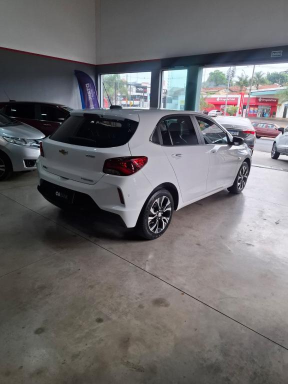 CHEVROLET Onix Hatch - Foto