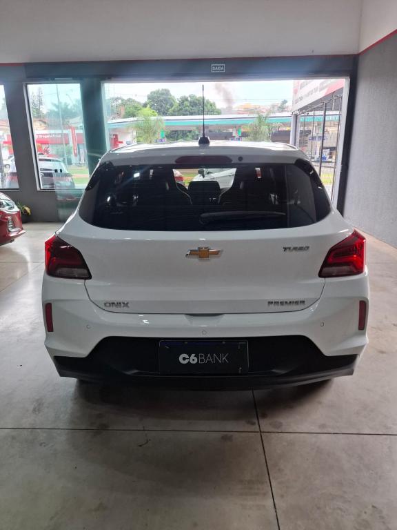 CHEVROLET Onix Hatch - Foto