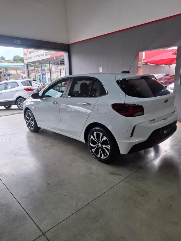 CHEVROLET Onix Hatch - Foto