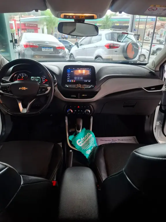 CHEVROLET Onix Hatch - Foto