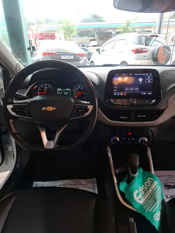CHEVROLET Onix Hatch - Foto