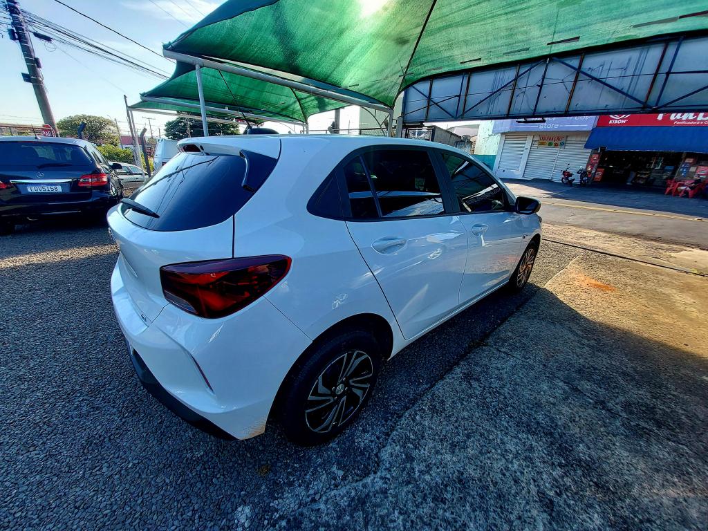 CHEVROLET Onix Hatch - Foto