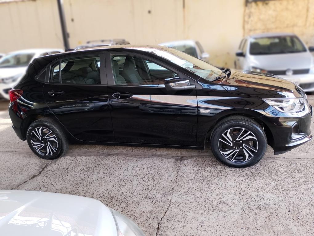 CHEVROLET Onix Hatch - Foto