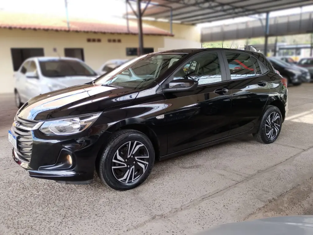 CHEVROLET Onix Hatch - Foto