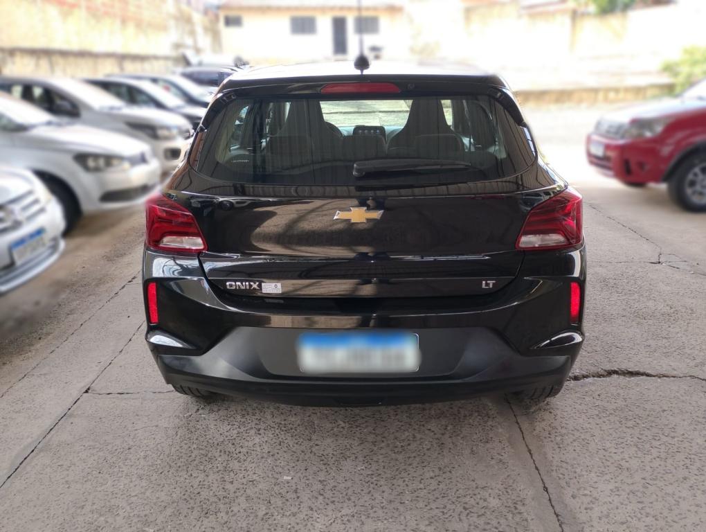 CHEVROLET Onix Hatch - Foto