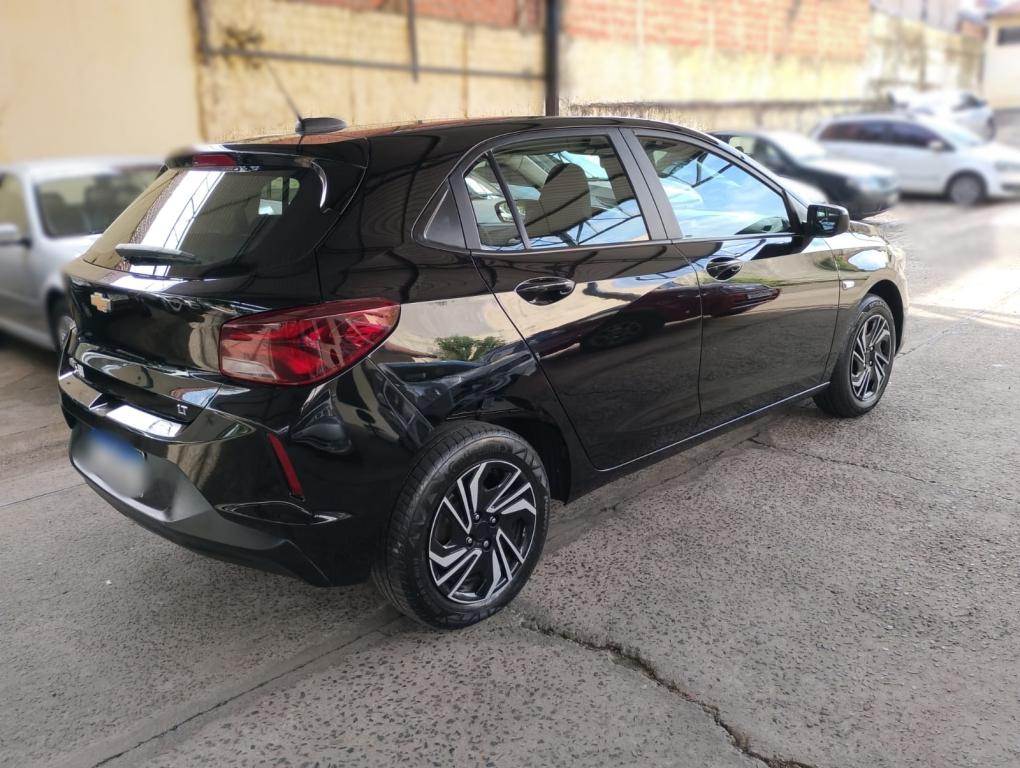 CHEVROLET Onix Hatch - Foto