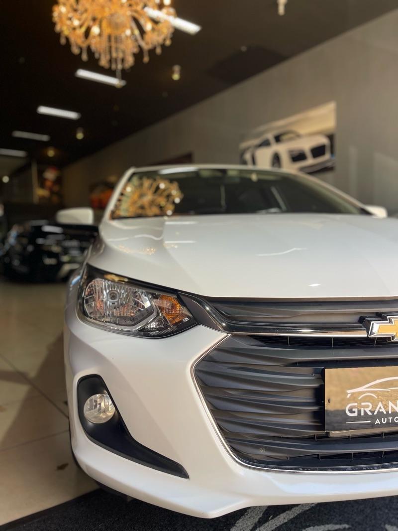 CHEVROLET Onix Hatch - Foto