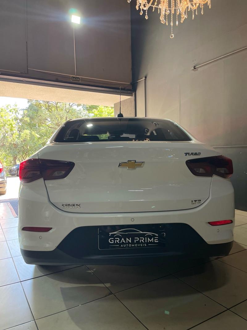 CHEVROLET Onix Hatch - Foto